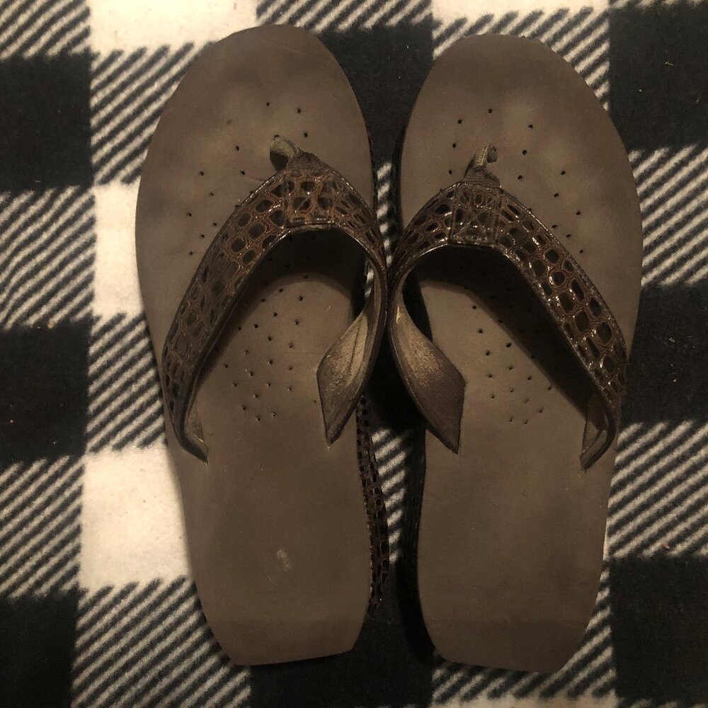 Volatile brown faux croc skin wedge sandals size 8